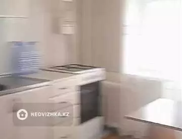 1-комнатная квартира, этаж 3 из 5, 28 м²