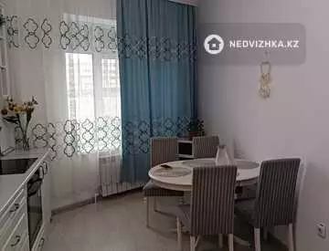 1-комнатная квартира, этаж 4 из 12, 52 м²