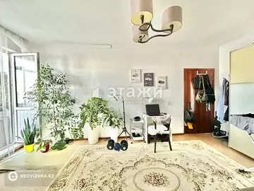 1-комнатная квартира, этаж 4 из 10, 51 м²