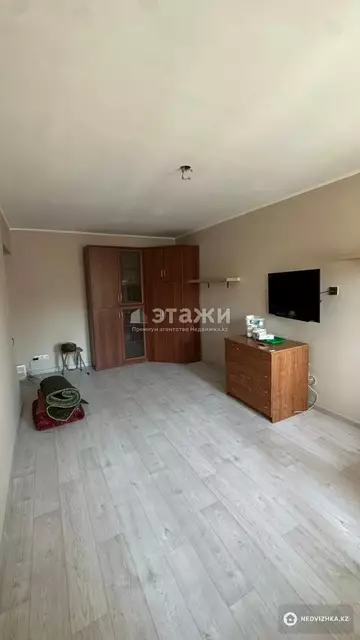 1-комнатная квартира, этаж 4 из 5, 37 м²