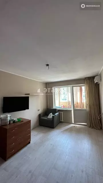 1-комнатная квартира, этаж 4 из 5, 37 м²