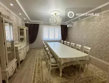 4-комнатная квартира, этаж 2 из 9, 136 м²