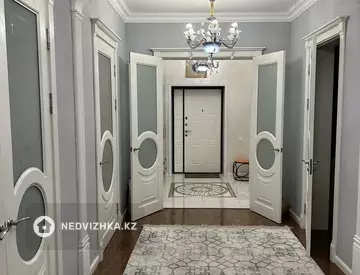 6-комнатный дом, 6.7 соток, 270 м²