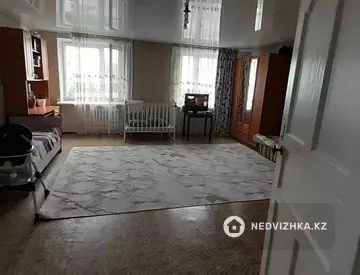 4-комнатная квартира, этаж 4 из 5, 136 м²
