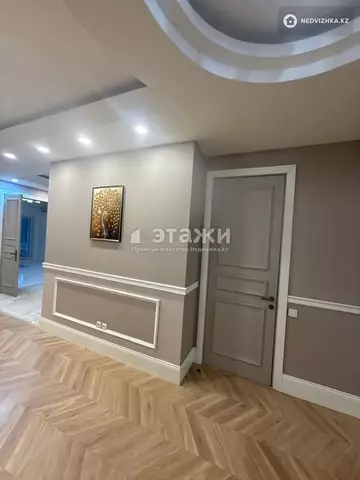 5-комнатная квартира, этаж 5 из 9, 176 м²