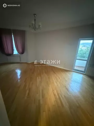 5-комнатная квартира, этаж 5 из 9, 176 м²