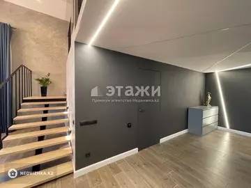 4-комнатная квартира, этаж 4 из 4, 180 м², на длительный срок