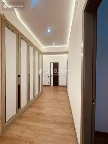 3-комнатная квартира, этаж 2 из 12, 93 м²