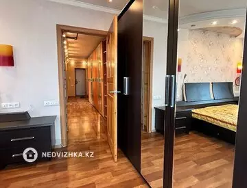 4-комнатная квартира, этаж 5 из 5, 100 м²