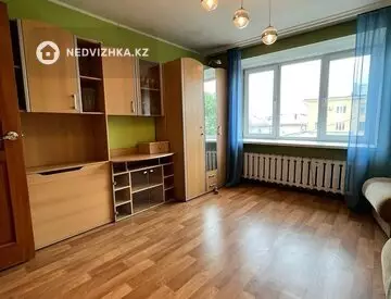 4-комнатная квартира, этаж 5 из 5, 100 м²
