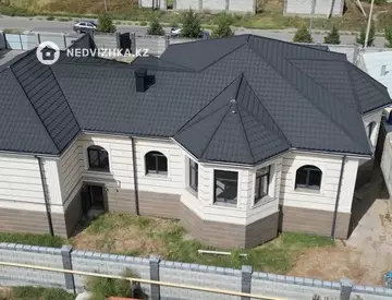 5-комнатный дом, 10 соток, 330 м²