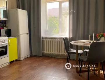 1-комнатная квартира, этаж 4 из 4, 38 м²