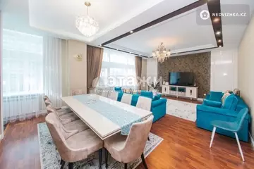 3-комнатная квартира, этаж 4 из 22, 134 м²