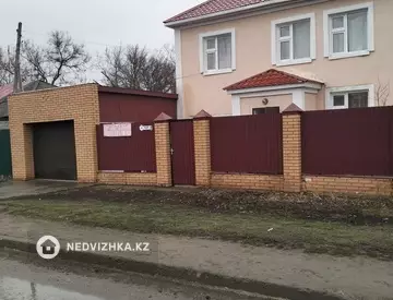 5-комнатный дом, 3.8 соток, 180 м²