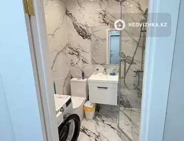 2-комнатная квартира, этаж 12 из 22, 55 м², на длительный срок
