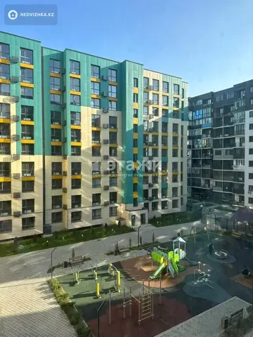 3-комнатная квартира, этаж 4 из 10, 107 м²