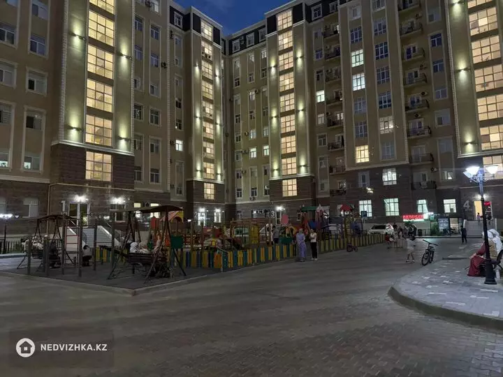 70.3 м², 2-комнатная квартира, этаж 2 из 10, 70 м², изображение - 1