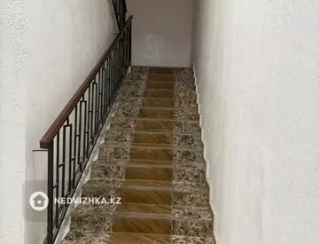 2-комнатная квартира, этаж 2 из 10, 70 м²