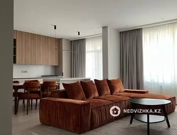 2-комнатная квартира, этаж 15 из 22, 63 м², посуточно