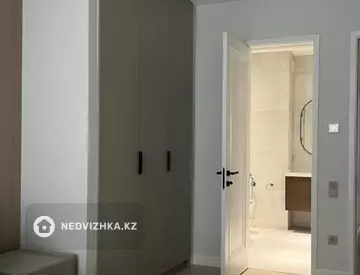 2-комнатная квартира, этаж 15 из 22, 63 м², посуточно