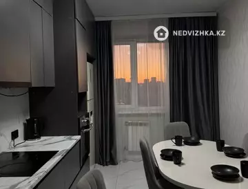 3-комнатная квартира, этаж 13 из 14, 100 м²