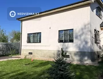 5-комнатный дом, 8 соток, 300 м²