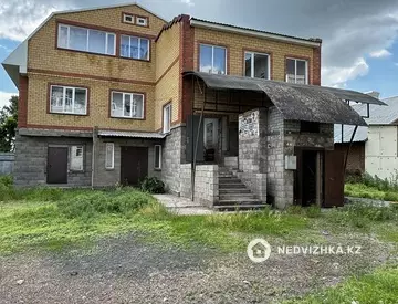 7-комнатный дом, 0.7 соток, 382 м²