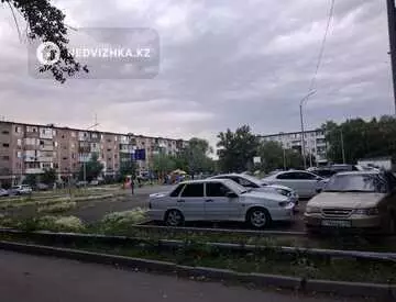4-комнатная квартира, этаж 4 из 5, 61 м²