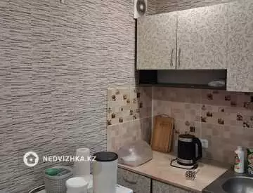 4-комнатная квартира, этаж 4 из 5, 61 м²