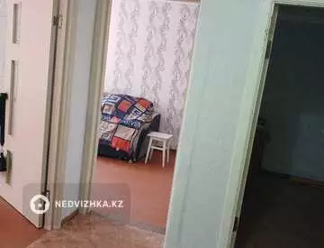 3-комнатная квартира, этаж 4 из 5, 60 м²