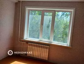 3-комнатная квартира, этаж 4 из 5, 60 м²