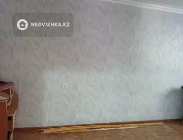 3-комнатная квартира, этаж 4 из 5, 60 м²