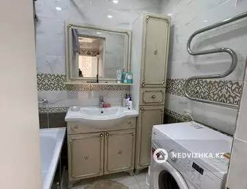 2-комнатная квартира, этаж 4 из 10, 66 м²