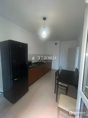 1-комнатная квартира, этаж 9 из 9, 38 м²