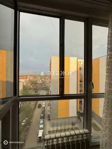 3-комнатная квартира, этаж 8 из 10, 53 м²