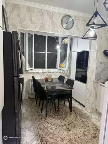3-комнатная квартира, этаж 1 из 9, 71 м²