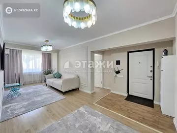 3-комнатная квартира, этаж 1 из 10, 82 м², на длительный срок