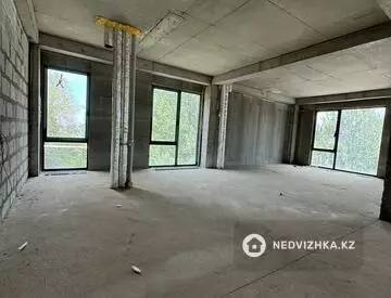 4-комнатная квартира, этаж 2 из 3, 143 м²