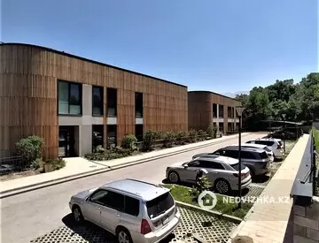 4-комнатная квартира, этаж 2 из 3, 143 м²