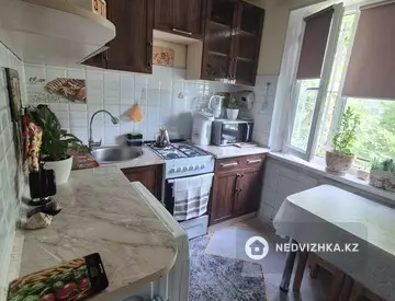 2-комнатная квартира, этаж 4 из 5, 42 м²