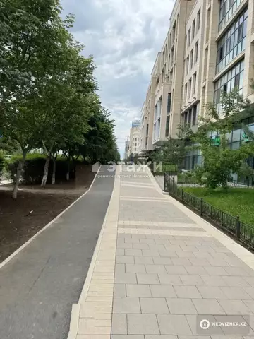 3-комнатная квартира, этаж 4 из 9, 100 м²