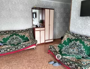 3-комнатная квартира, этаж 3 из 5, 53 м²