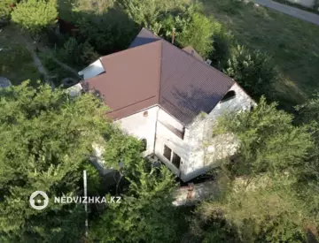 6-комнатный дом, 10 соток, 240 м²