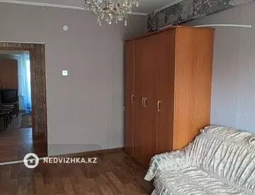 2-комнатная квартира, этаж 4 из 5, 54 м²