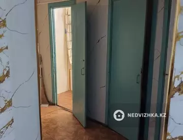 1-комнатная квартира, этаж 4 из 5, 14 м²