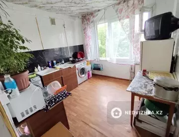 1-комнатная квартира, этаж 4 из 5, 14 м²