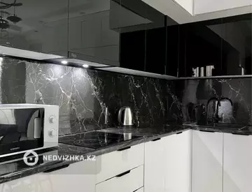 2-комнатная квартира, этаж 6 из 10, 55 м², посуточно