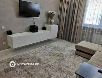 2-комнатная квартира, этаж 4 из 10, 53 м², по часам