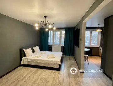 2-комнатная квартира, этаж 3 из 10, 45 м², на длительный срок