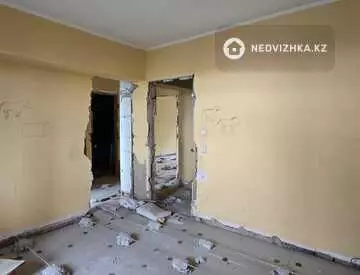 3-комнатная квартира, этаж 4 из 5, 74 м²